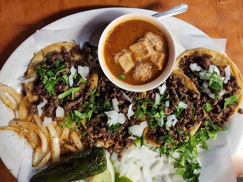 Taqueria Guanajuato. Comer food